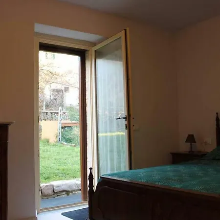 Appartement Costanzi: Comfy Below The Cucco Sigillo
