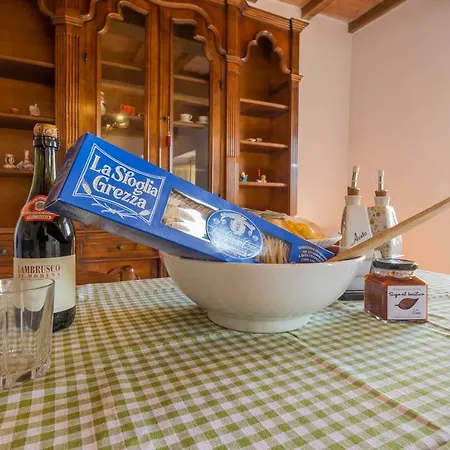 Costanzi: Comfy Below The Cucco Апартаменты